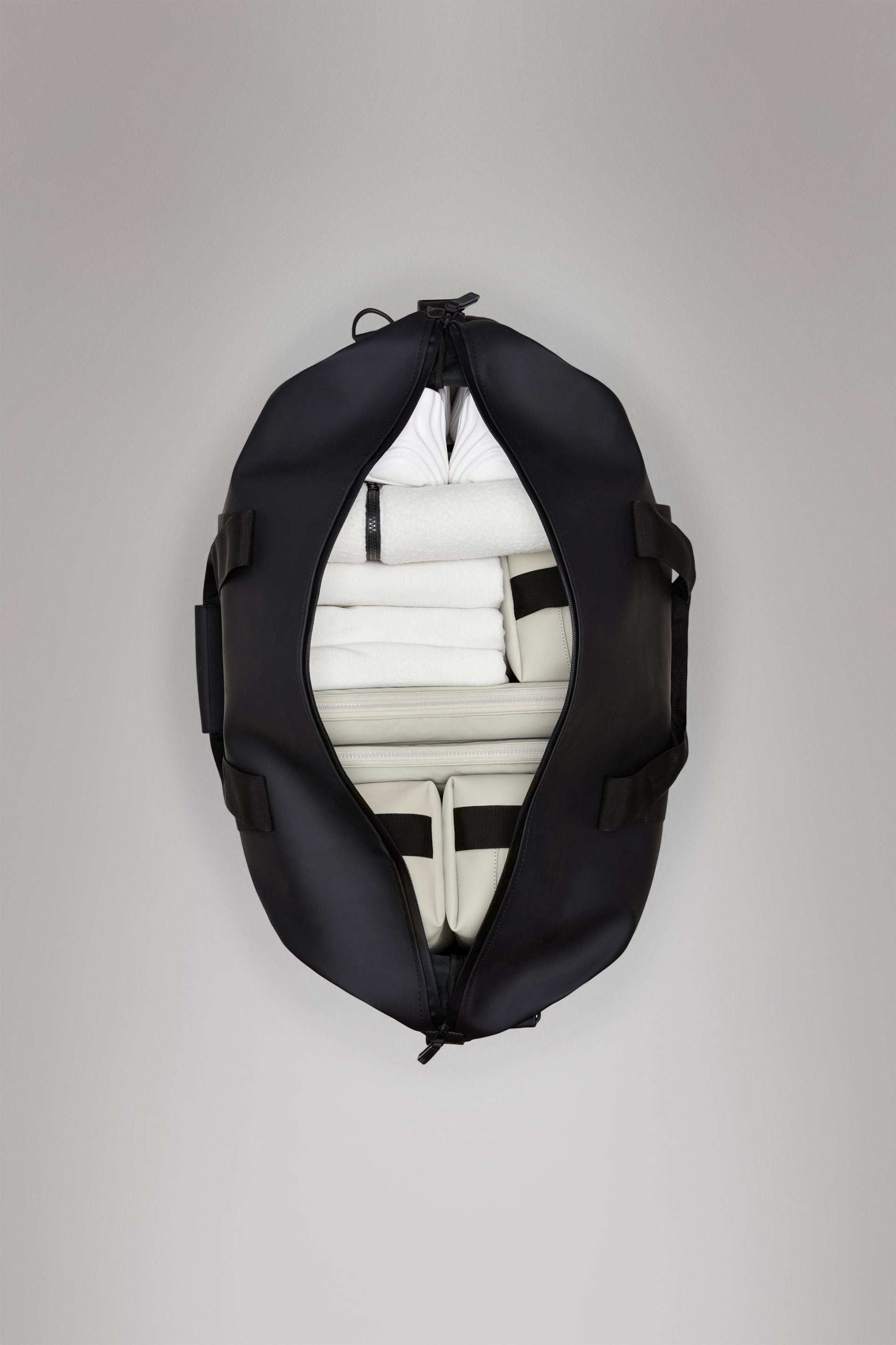 RAINS-"HILO" WEEKEND BAG