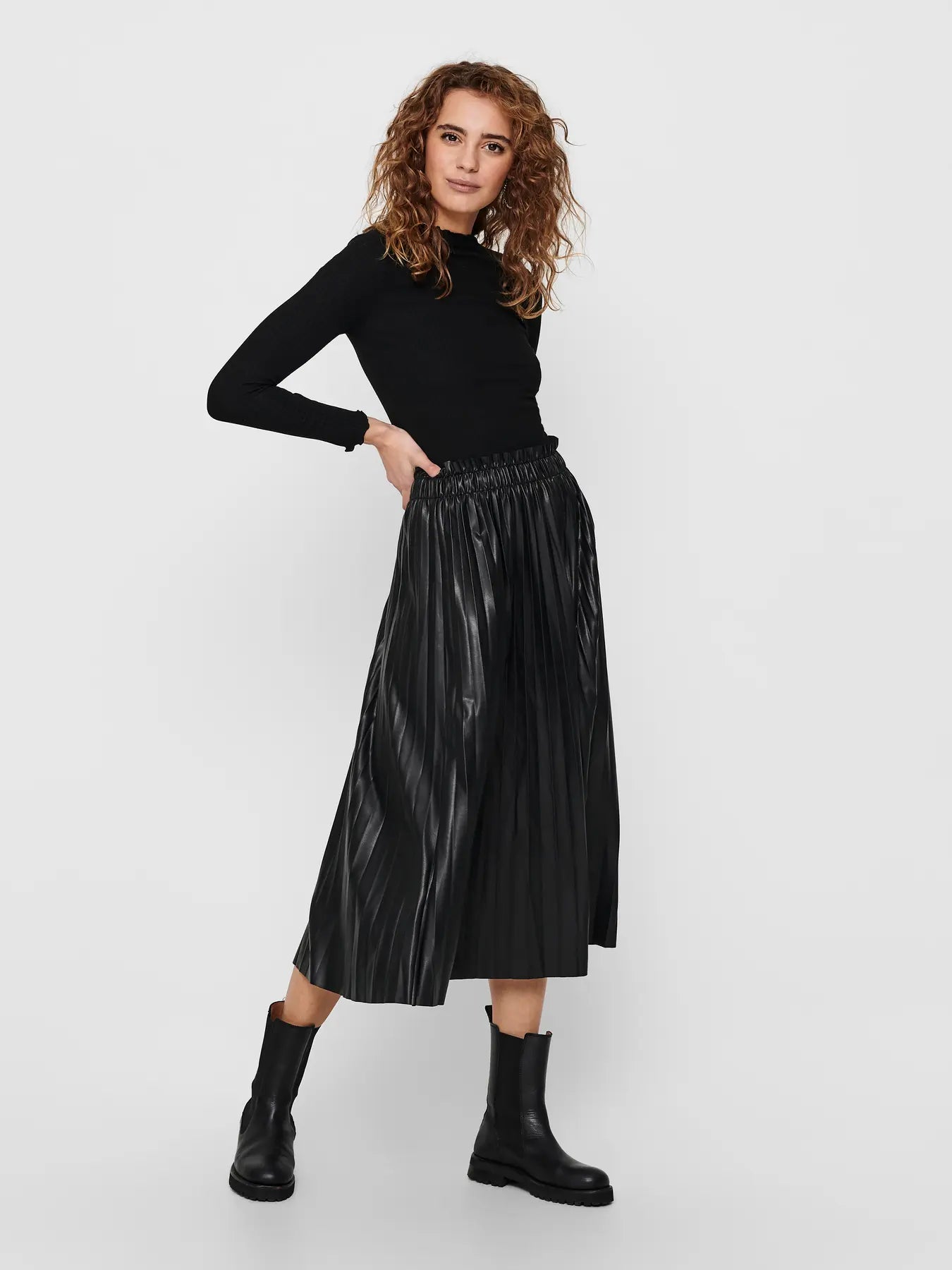 ONLY LIMITLESS-"EMMA" TOP