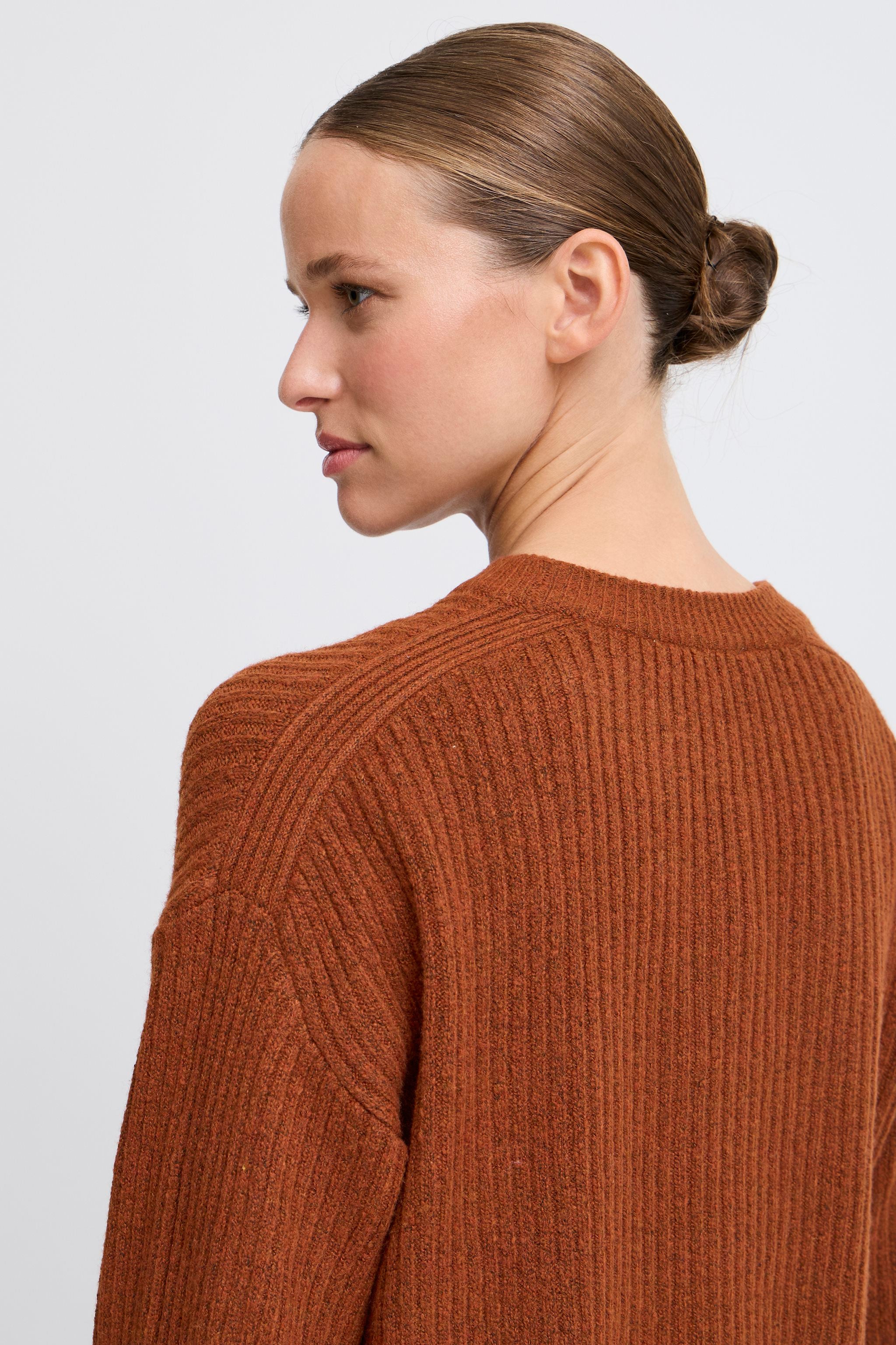 B.YOUNG-"ONEMA" SWEATER