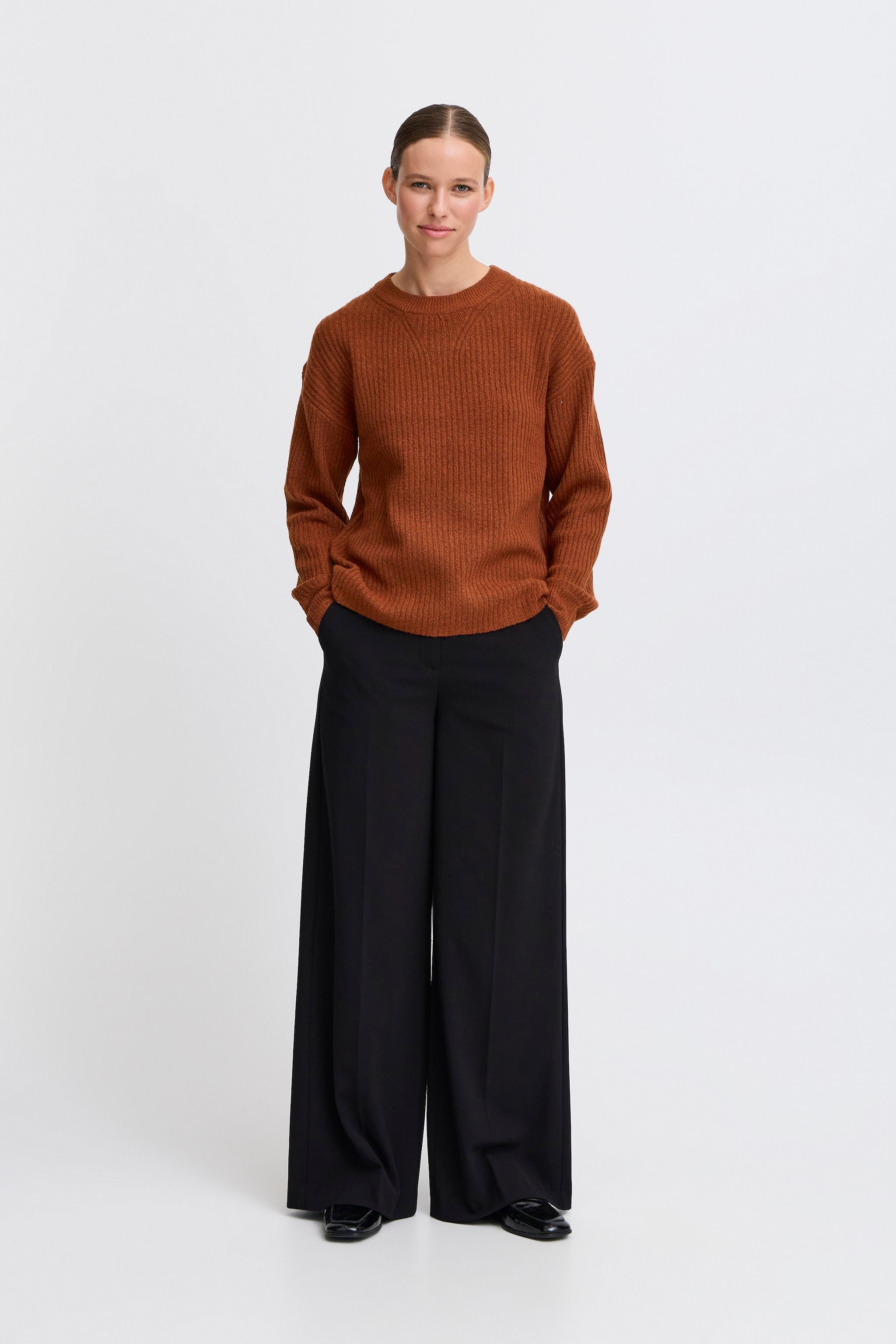 B.YOUNG-"ONEMA" SWEATER