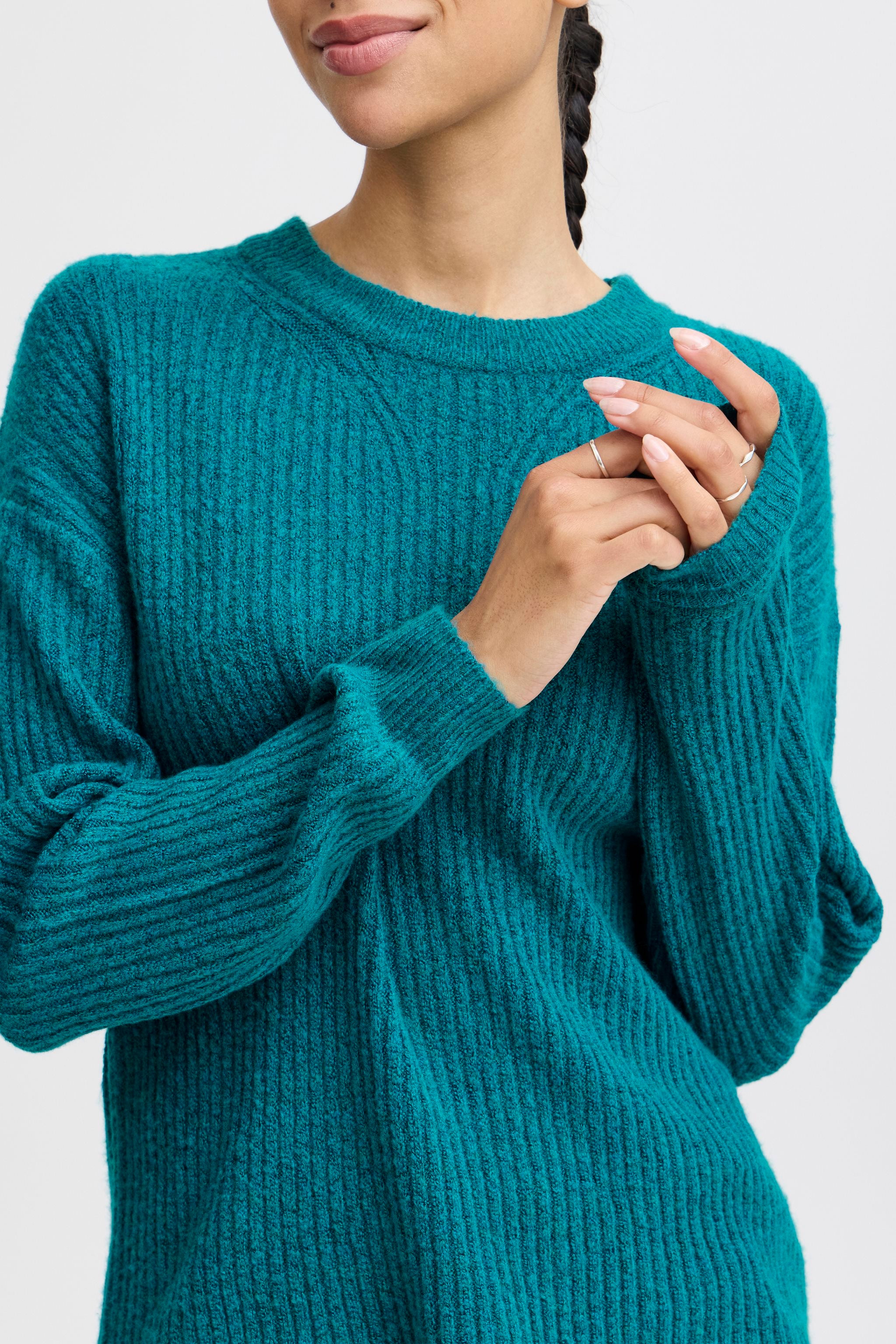 B.YOUNG-"ONEMA" SWEATER