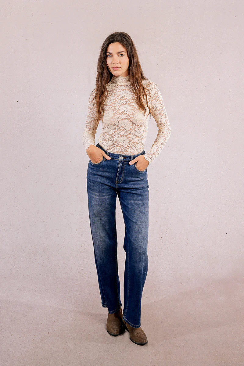 MOLLY BRACKEN-LACE TOP