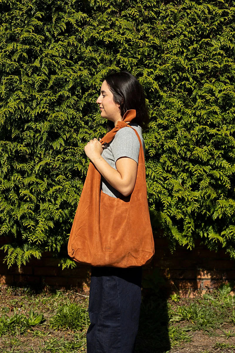 RISA-"KNOT" SUEDE TOTE
