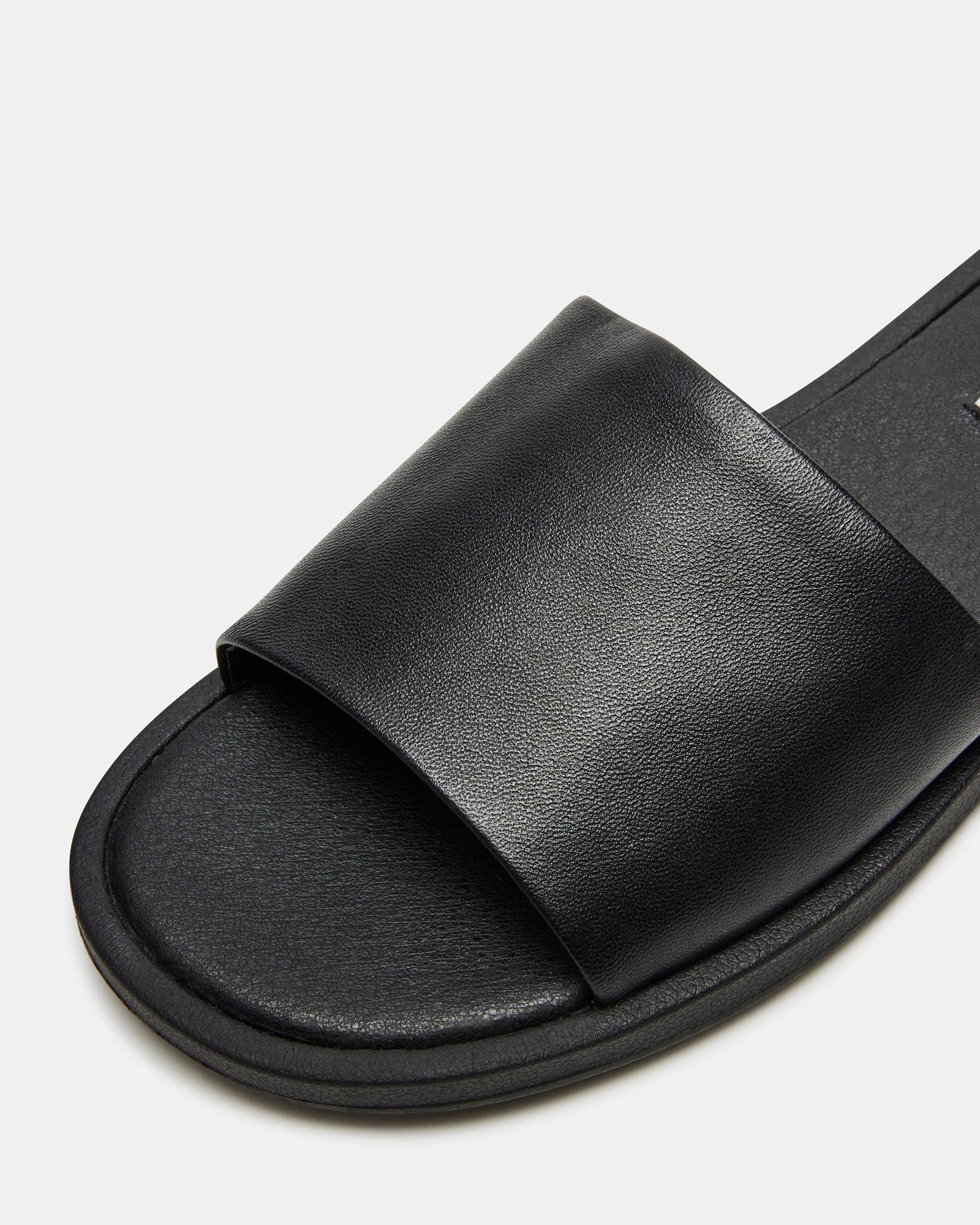 STEVE MADDEN-"KAYA" SLIP ON