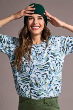 TRIBAL-SWEATER
